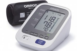 Tlakomer Omron M6